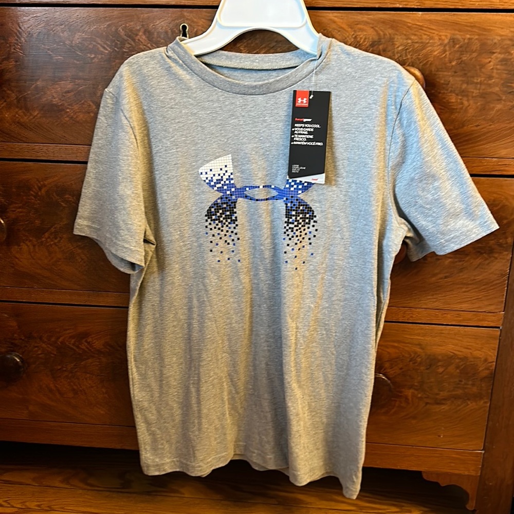 Boy’s Under Armour t-shirt; Size YXL